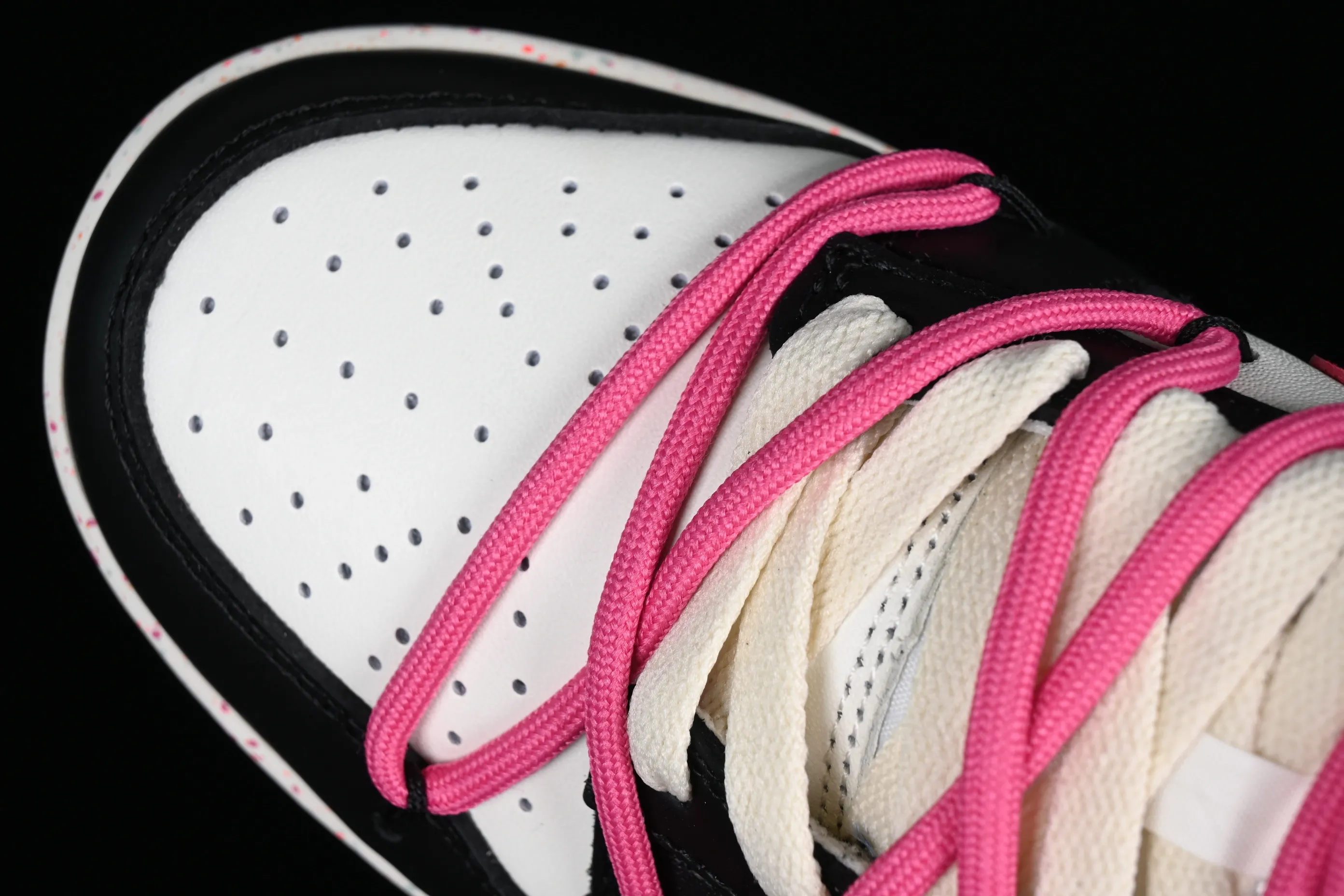 All Categories Nk SB Dunk Series Nk SB Dunk Low Low-top sneakers J version Nk Dunk Low "Multi Color" Vibrant three hooks Customized version of deconstructed strap casual sneakers FD4623-131